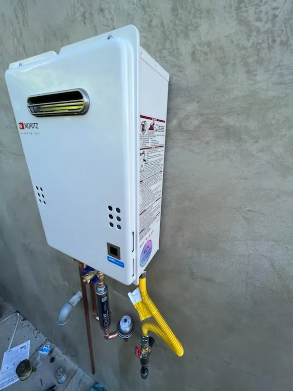 Tankless water heater installation for Larchmont Hills homes